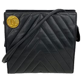 Bolsa de ombro Chanel em pele de cordeiro preta Preto