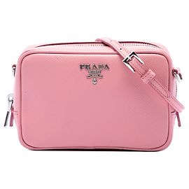 Prada Mini Bolsa Camera Lux em Saffiano Rosa Rosa