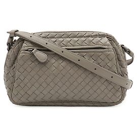 Bolsa de Ombro em Couro Cinza Intrecciato Bottega Veneta Marrom