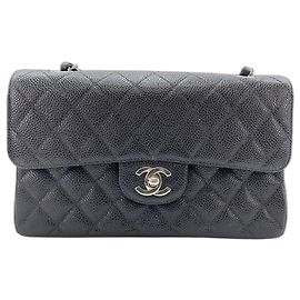 Borsa a tracolla Chanel Matelassé Nera Nero