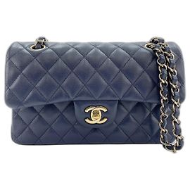 Borsa a tracolla Chanel Matelassé Navy Blu navy