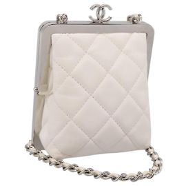 CHANEL Matelasse Chain Shoulder Pouch Lamb Skin White Silver CC Auth 197151M Argento Bianco