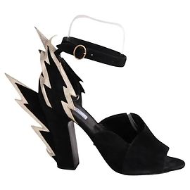 Escarpins Prada en daim noir taille 41 Noir