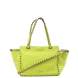 Valentino Garavani Rockstud Leder 2Way Handtasche in Yellow Beige