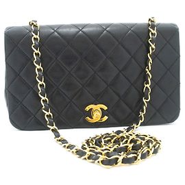 Chanel Vintage Full Flap Quilted Lambskin Small Nero