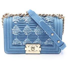 Bolsa de Ombro Chanel Boy Small em denim Azul