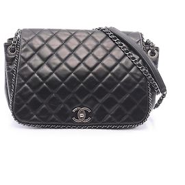 Borsa a tracolla Chanel Matelassé con catena Nero