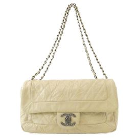 Bolsa de ombro Chanel em couro de bezerro Light Beige Bege