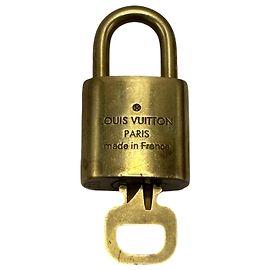 Louis Vuitton Padlock and Key Logo Metal medium D'oro
