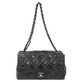 Borsa a tracolla in pelle Chanel 90615 Nero