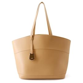 Bolso Tote XL Charming de piel de becerro Salvatore Ferragamo Camello