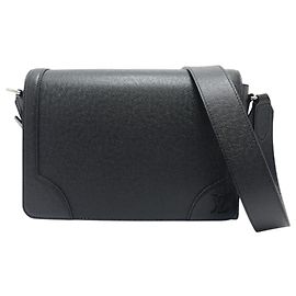 Louis Vuitton Taiga Leather Shoulder Bag Black