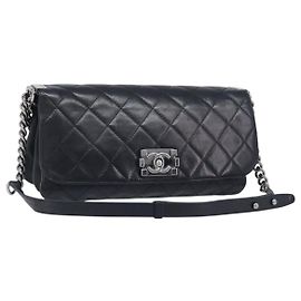 Borsa a tracolla CHANEL Matelasse con catena in pelle d'agnello nera e argento CC Auth yk20835V Nero Argento