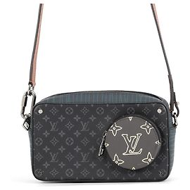 Bolso de hombro Louis Vuitton Monogram Eclipse Volga Onstrap Negro Monograma