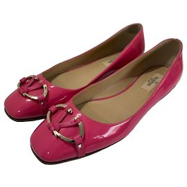 Sapatilhas de couro envernizado Valentino Garavani em rosa 38 Rosa Gold hardware