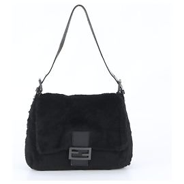 Bolsa de Ombro Fendi Mamma Bucket em Couro Preto