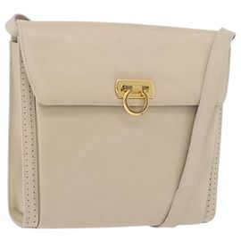 Salvatore Ferragamo Bolsa de Ombro Gancini Couro Marfim Dourado Outro
