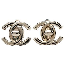 Orecchini a clip Chanel Silver CC Brass Turn Lock Argento