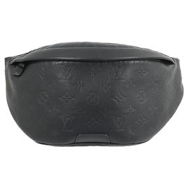 Louis Vuitton Monogram Shadow Discovery Bumbag Black