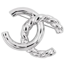 Chanel Coco Mark Twist Metall-Brosche Silber
