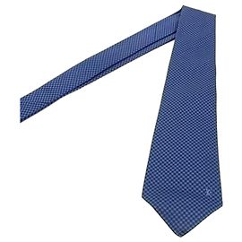 Louis Vuitton Micro Damier Cravat Outro