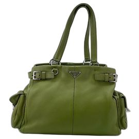Bolsa Prada Vitello Daino em Green Verde