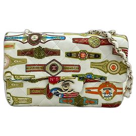 Bolsa de Ombro Chanel Mini Matelassé Branco