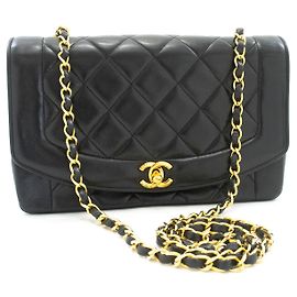 Chanel Vintage Chain Curved Flap Quilted Leather Medium Nero
