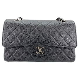 Borsa a tracolla CHANEL Matelassé in nero Nero