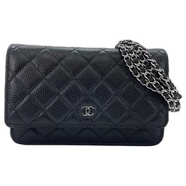 Borsa a tracolla CHANEL Matelassé in nero Nero