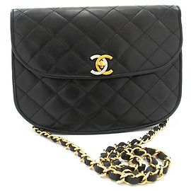 Chanel Vintage Round Flap Quilted Lambskin Small Negro