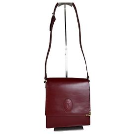 Elia Essentials. Bolsa de ombro vintage 19,5x21x8 em couro liso Borgonha com ferragens douradas Bordeaux
