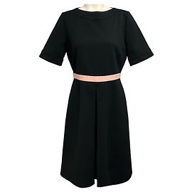 Robe en maille de laine à manches courtes Gucci noire avec logo rose clair à la taille Noir