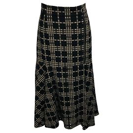 Jupe midi en laine écossaise perforée Akris Noir / Beige Noir