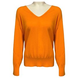 Akris Orange Kaschmir-Strickpullover mit langen Ärmeln und V-Ausschnitt Orange