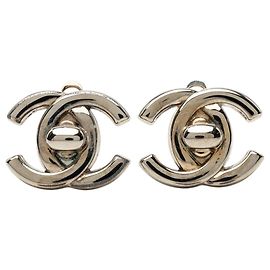 Chanel CC Clip-On-Ohrringe aus silberfarbenem Messing mit Drehverschluss Silber
