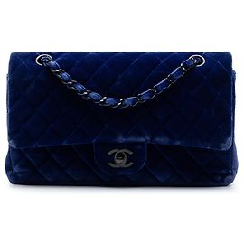 Borsa a tracolla Chanel Medium Classic Velvet Double Flap Blu Blu
