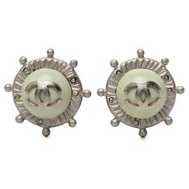 Orecchini a clip Chanel CC in ottone argentato, strass e perle finte a tema timone nautico Argento