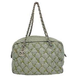 Sac cabas Chanel en nylon vert Vert
