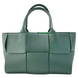 Bottega Veneta Arco Tote Handbag in Green Green