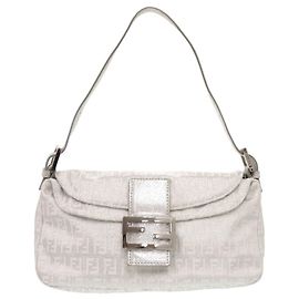 Borsa a secchiello monospalla Fendi Zucchino Mamma Argento