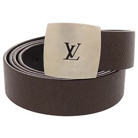 Louis Vuitton Cinto Taiga M9804 Brown Belt Marrom Prata