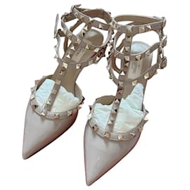 Valentino Garavani Rockstud T-Strap Pumps Beige