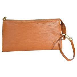 Louis Vuitton Pochette Accessoires 24 Cuir Epi Cipango Gold Marron