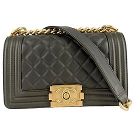 Bolsa de Ombro Chanel Matelassé Boy 20 Branco Caqui