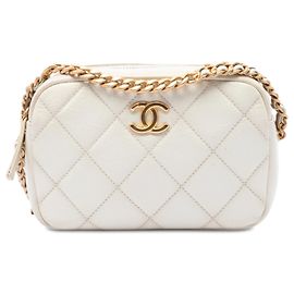 Bolsa Camera Chanel Melody em couro caviar matelassé branco com CC e corrente Branco