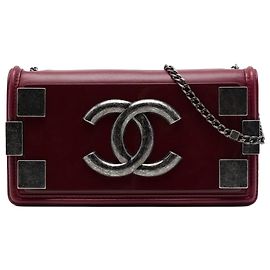 Chanel Boy Brick Horizontal Flap in pelle d'agnello rossa e acrilico Rosso Bordò