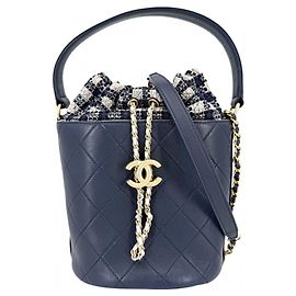 Borsa a tracolla Chanel Matelassé in pelle blu navy Blu navy