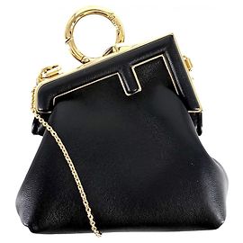 Mini Bolsa de Ombro Fendi Nano First Charm Chain Preto
