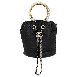 Borsa a secchiello Chanel Coco Mark Matelassé Nero Bianco